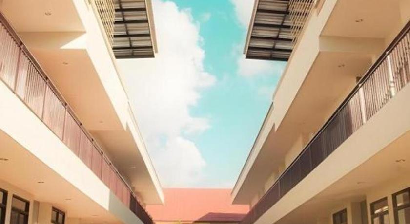 โรงแรม เยลโล่ว มูน Pattaya ภายนอก รูปภาพ