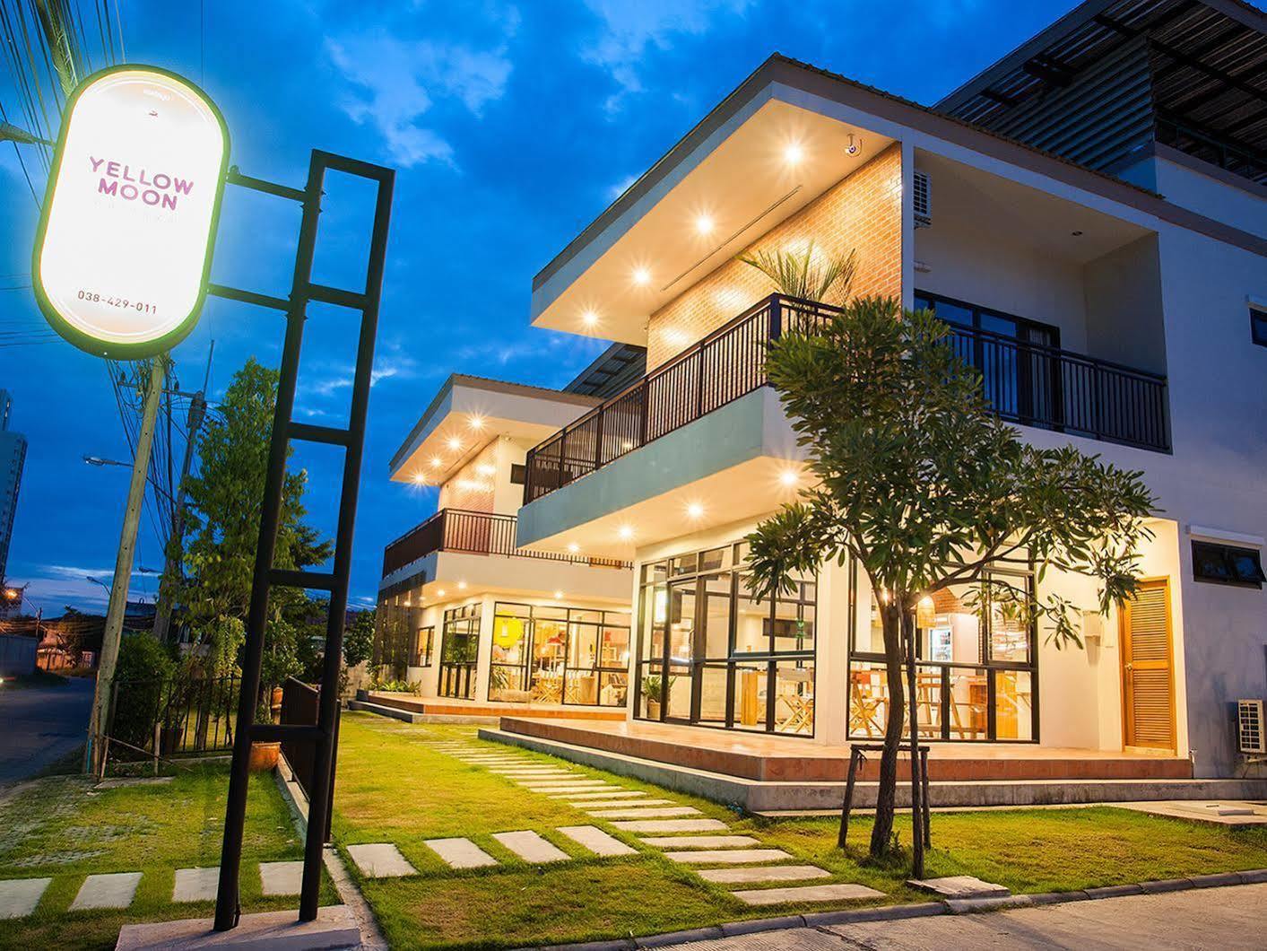 โรงแรม เยลโล่ว มูน Pattaya ภายนอก รูปภาพ